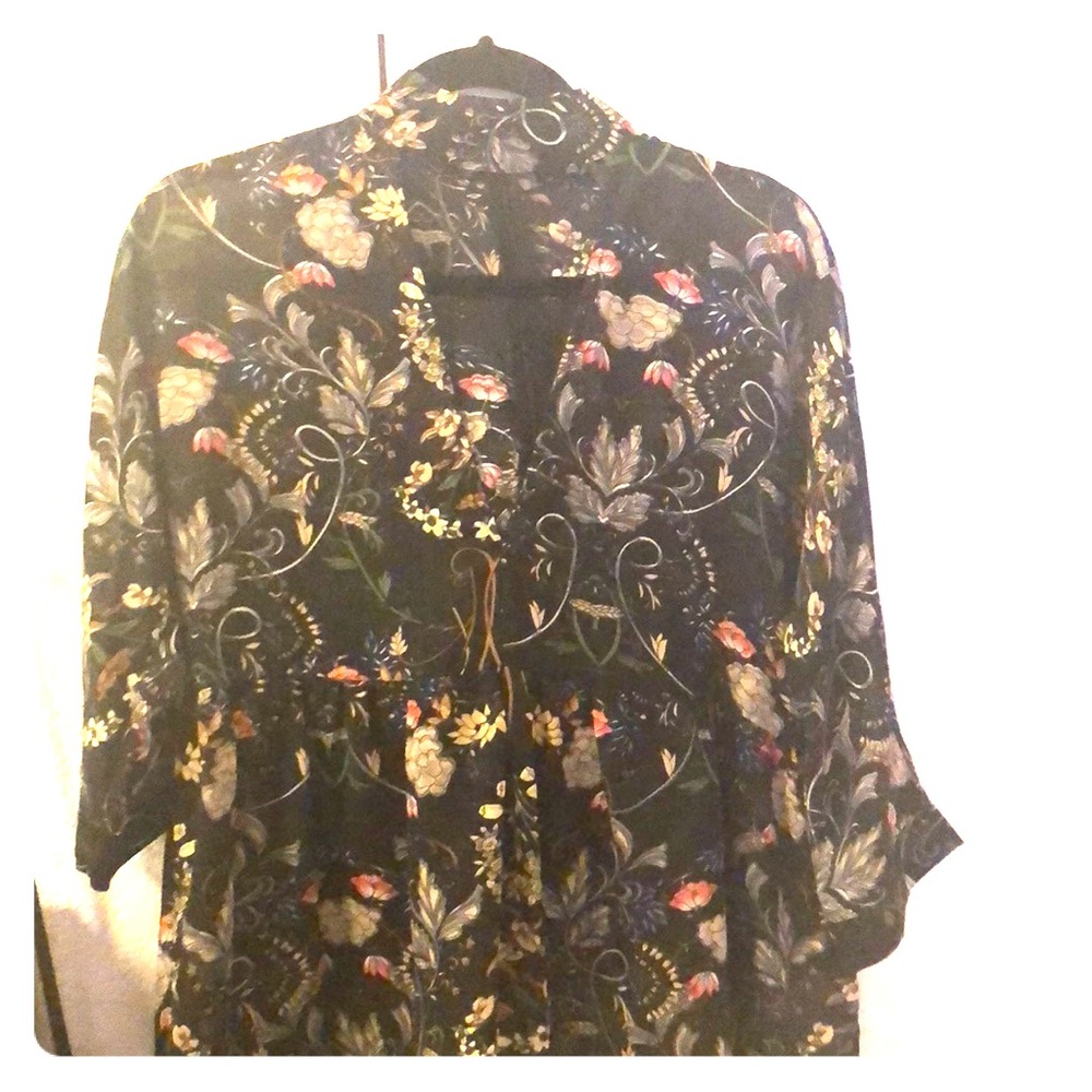Lucca - from Nordstrom. High collar floral blouse - Picture 3 of 3